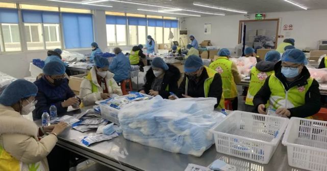 央視點(diǎn)贊！助力口罩生產(chǎn)，江蘇青年志愿者在行動(dòng)